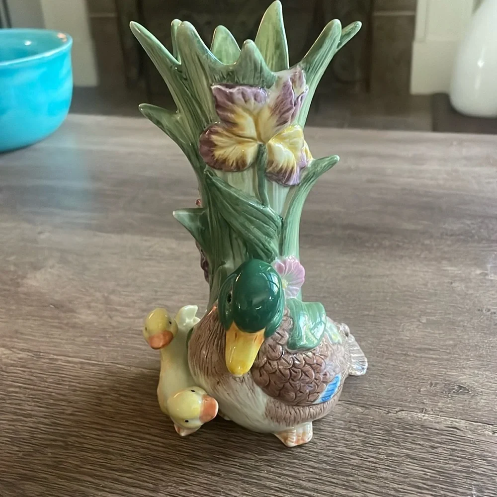 Fitz and Floyd Vintage Mama Duck Babies Flower Bud Vase Purple Natures Treasures